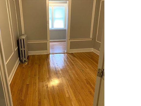 5th image of 9006 S Escanaba Ave APT 2