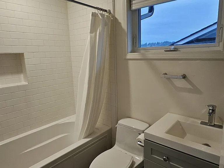 14040 Riviera Pl NE #A — Photo 3