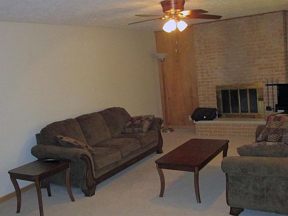 4th image of 308 Sunset Dr