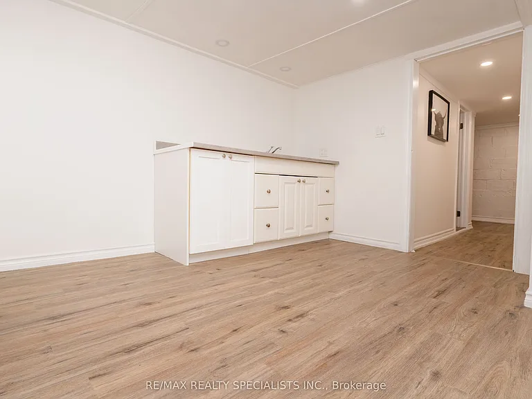 4397 Homewood Ave — Photo 22