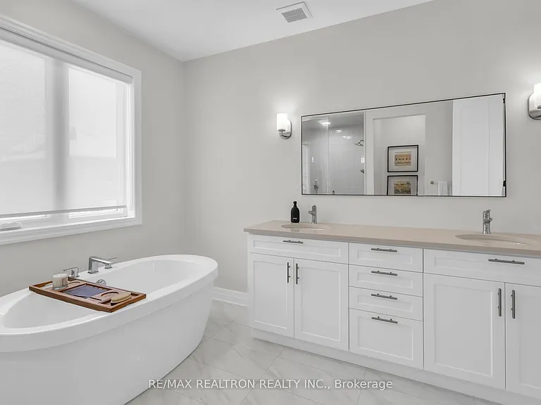 669 Newlove St — Photo 33
