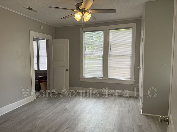 3rd image of 1108 W Center St