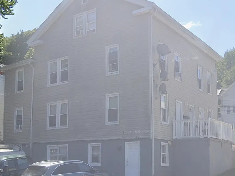 50 Olive St #2N — Photo 6