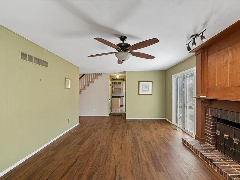 830 Nykiel Ct — Photo 8