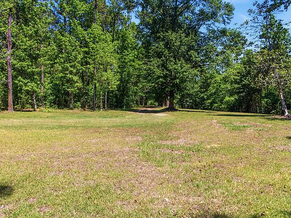3rd image of 210 Winding Creek Rd
