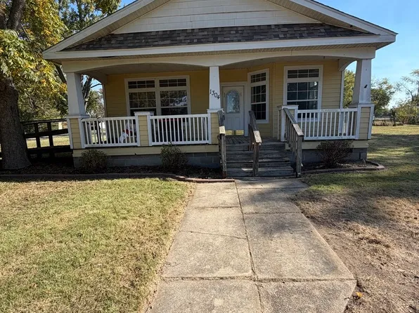 1304 S Rotan St, Salem, IL 62881