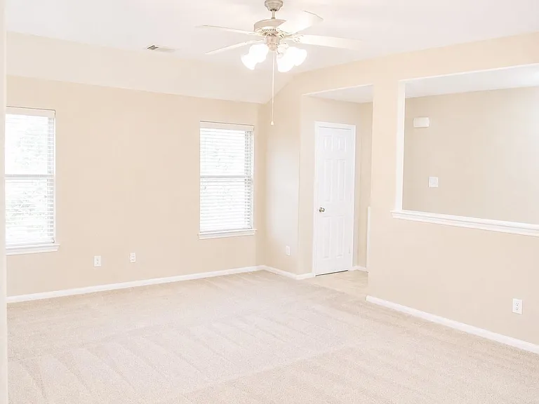 2814 Silver Bend Ln — Photo 23