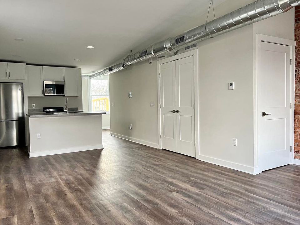 1st image of 2039 Green St APT 3