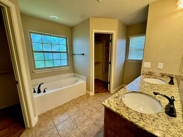 2701 Ledbury Cv — Photo 18