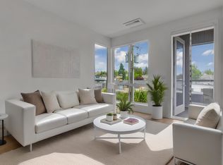 7599 15th St #307, Burnaby, BC V3N 0H9