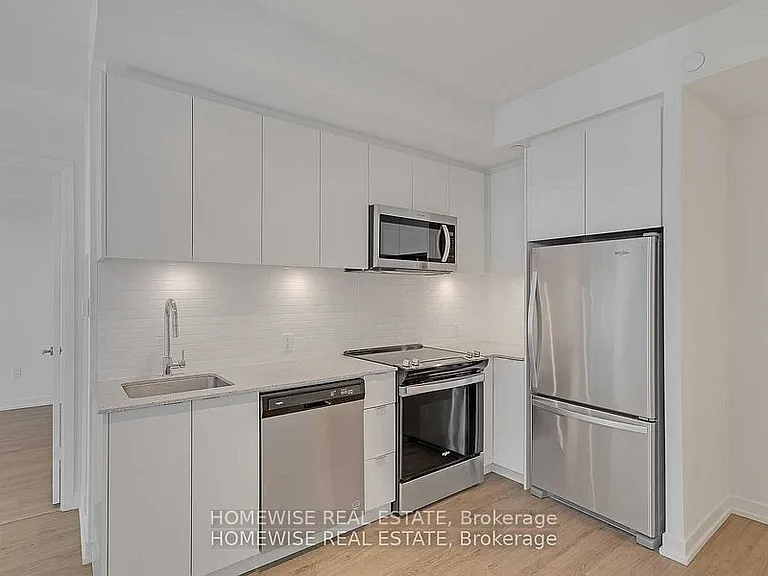 8868 Yonge St #1011E — Photo 4