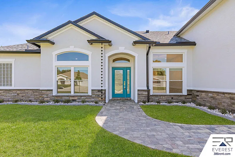 5 bed, 3.0 bath, 3139 sqft, $3,000 — Photo 3