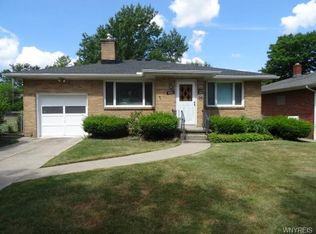 450 Walton Dr, Cheektowaga, NY 14225