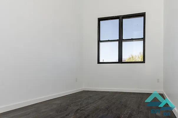 Rented by EXR | media 43