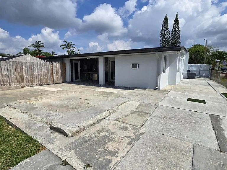 11984 SW 195th St — Photo 30