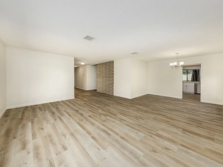 11608 Welebir St — Photo 6