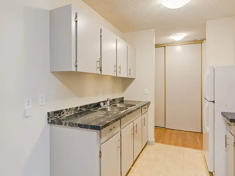 46 Carswell Rd SE — Photo 7