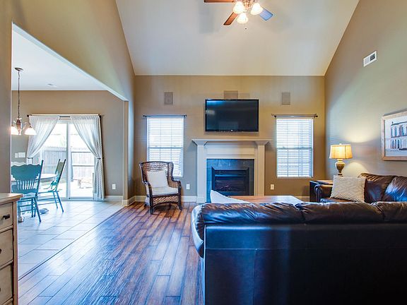 4th image of 2636 Candlewick Ct