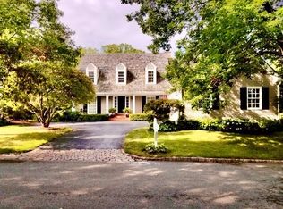 310 Meadow Lake Ln, Lake Forest, IL 60045