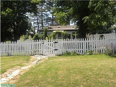 3rd image of 3743 Sycamore Ln
