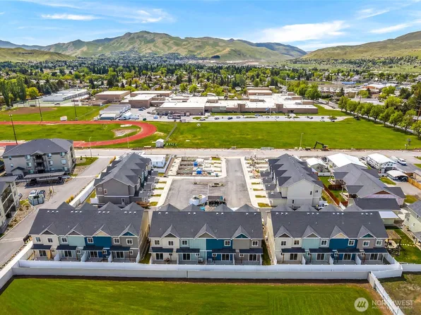 1075 Red Apple Road #F21, Wenatchee, WA 98801