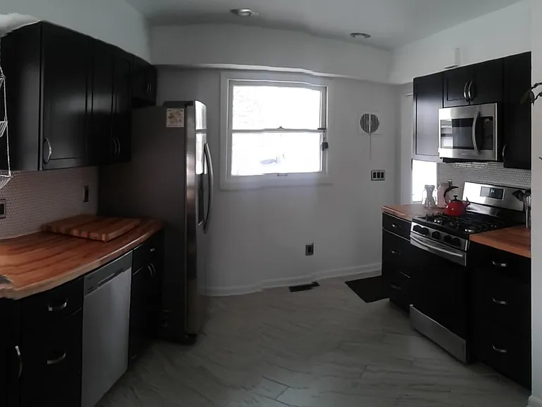 2030 Miller Ave — Photo 3