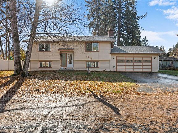 3rd image of 1212 E Fernwood Ct