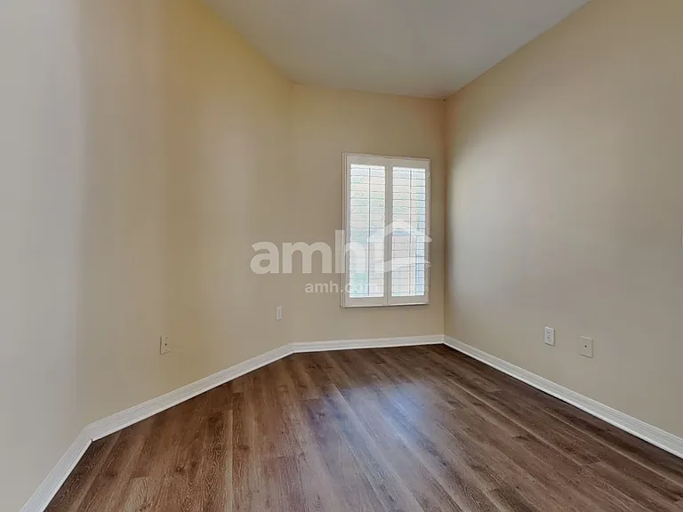 10234 Perthshire Cir — Photo 17