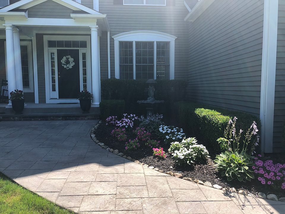 2nd image of 512 Sylvan Ct