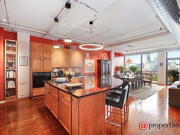 Kitchen / Breakfast Room
