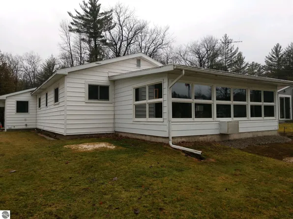 4904 N Campbell Ave, Hale, MI 48739