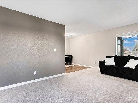3rd image of 10457 Des Moines Memorial Drive S #402-W