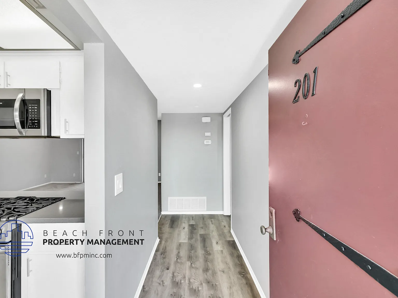 250 E Acacia St. — Photo 3