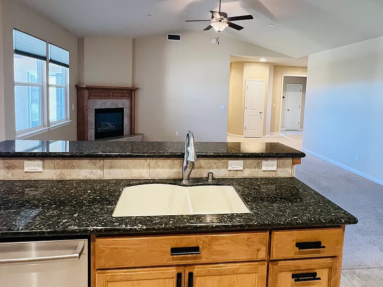 2953 Bancroft Dr — Photo 8