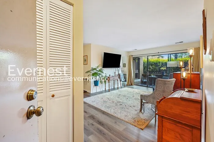 2 bed, 2.0 bath, 1351 sqft, $2,195 — Photo 2