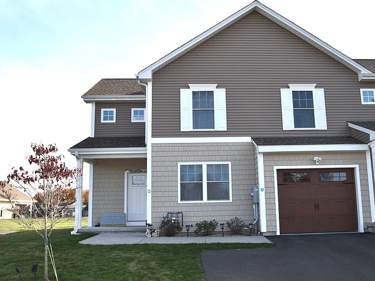 501 Old Village Cir — Photo 1