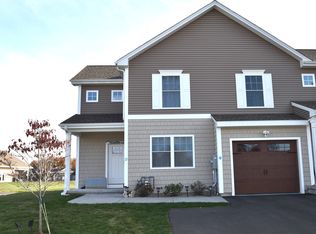 501 Old Village Cir, Windsor, CT 06095