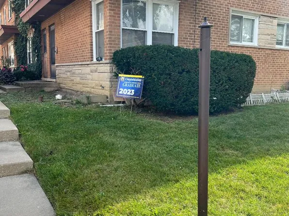 8313 Kilpatrick Ave #A, Skokie, IL 60076