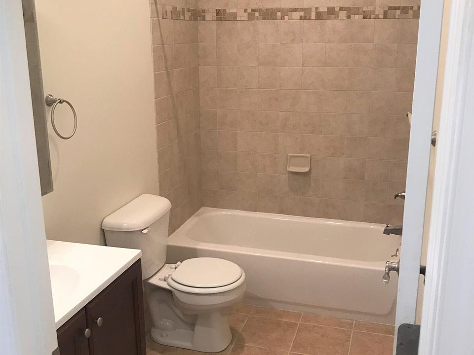 2nd image of 5836 Germantown Ave Floor 2