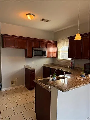 2 bed, 2.0 bath, 711 sqft, $900 — Photo 3