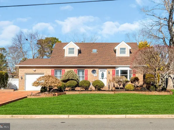 250 Atlantis Ave, Manahawkin, NJ 08050