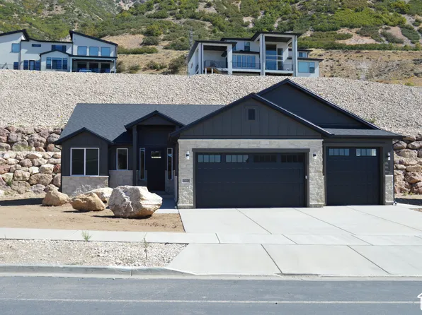 3038 N Mountain Rd #215, North Ogden, UT 84414