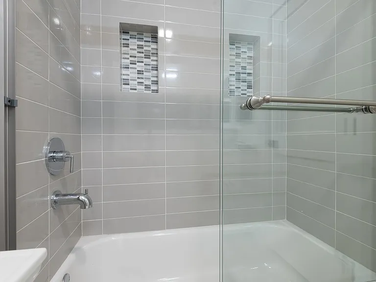 34th Street Apartments TSW — Photo 9