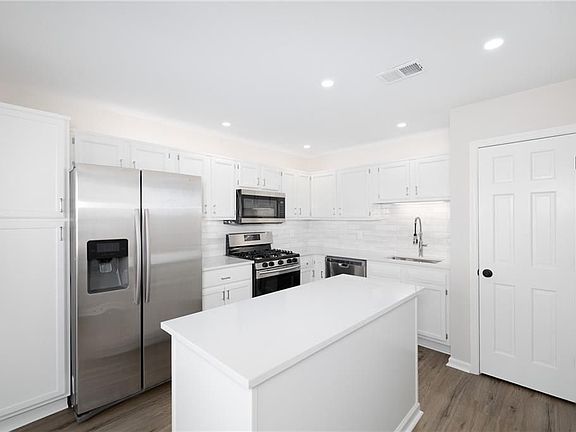 4th image of 1854 Cooper Lake Dr SE