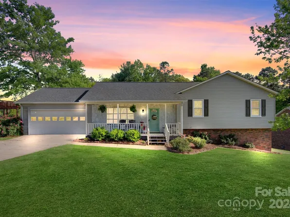 45 Grandview St, Granite Falls, NC 28630