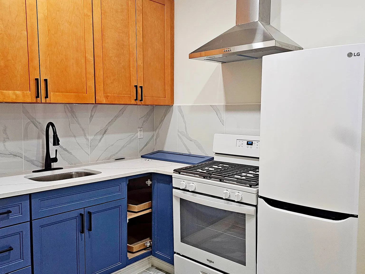 1 bed, 1.0 bath, $2,500 — Photo 1