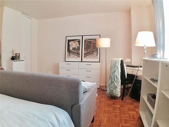4th image of 235 E 40th St #23II