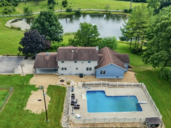 671 Wilson Creek Rd, Lawrenceburg, IN 47025