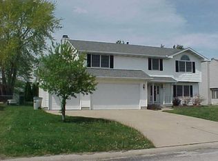 658 E Main St, Warrensburg, IL 62573