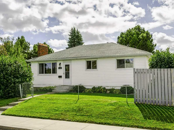 13503 135th Ave NW, Edmonton, AB T5L 3Y4